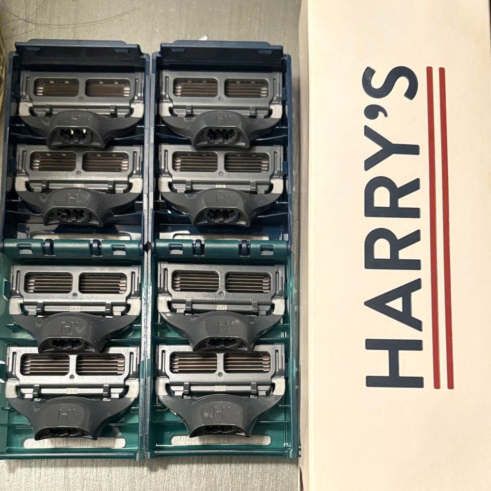 NIB Harry’s Replacement Razor Blades- 2 packs of 4